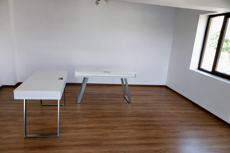 Masa/birou cu blat mare, 3 sertare, stare foarte buna (stoc 2 buc.)